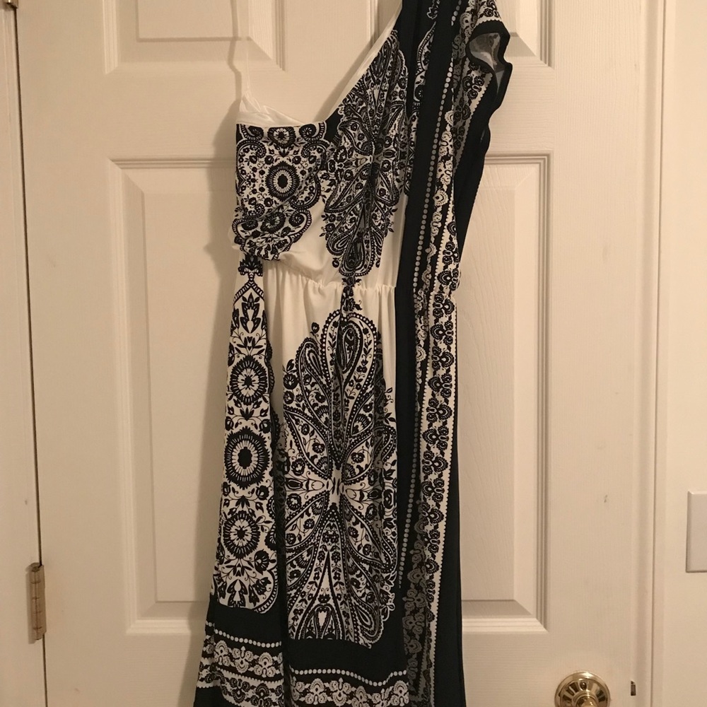 One shoulder dress